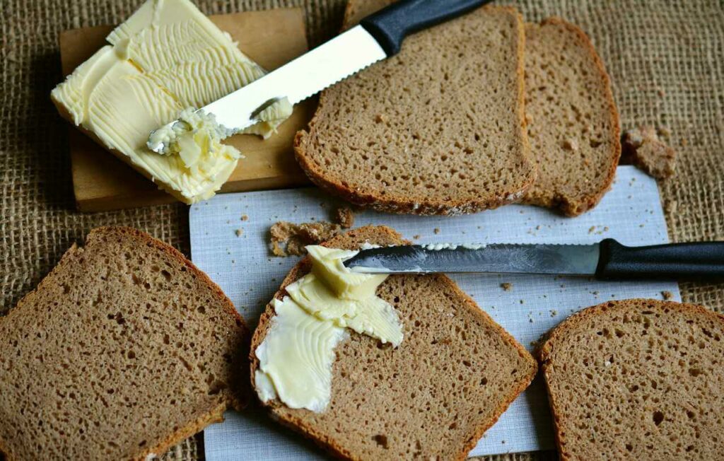 Masło towarem luksusowym? Supermarkety wprowadzają zabezpieczenia!