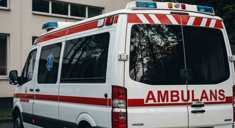 Czujność mieszkańców Szczytna uratowała życie mężczyzny na śniegu